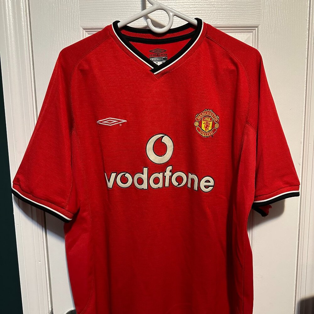 Vintage Manchester United Jersey 2000